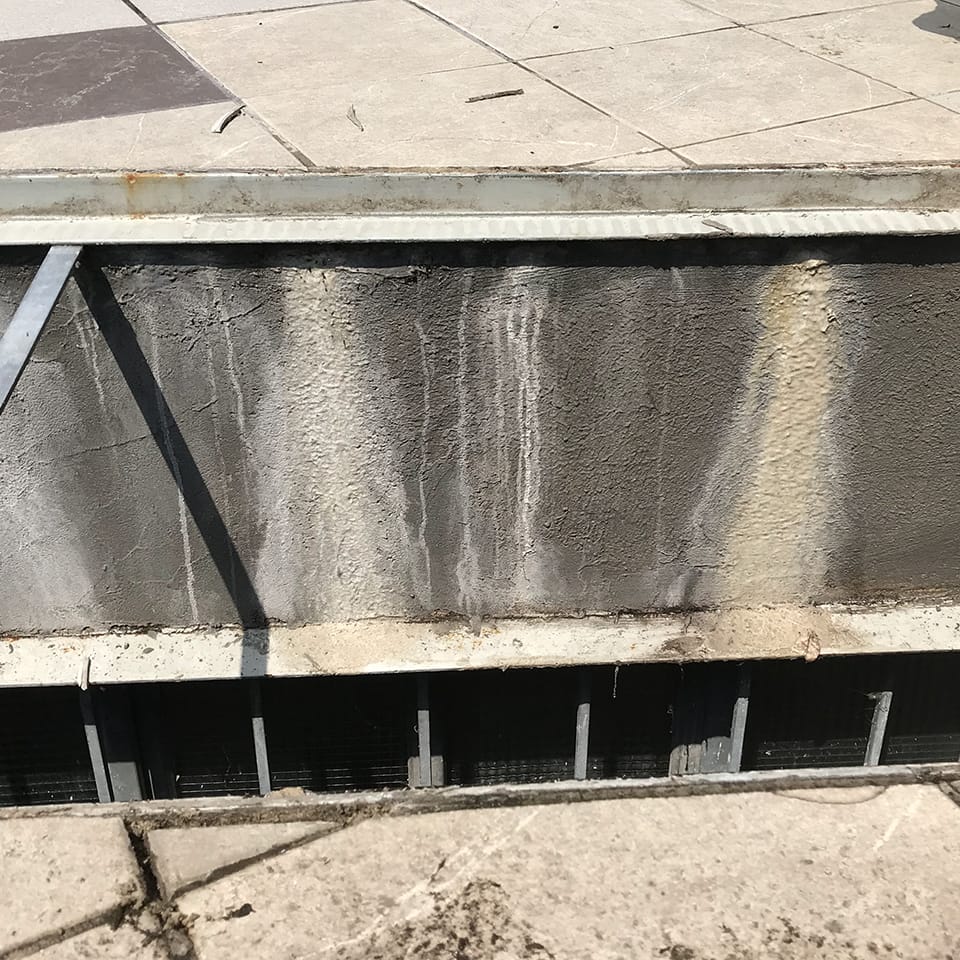 Giunti di dilatazione inesistenti su bocche di lupo